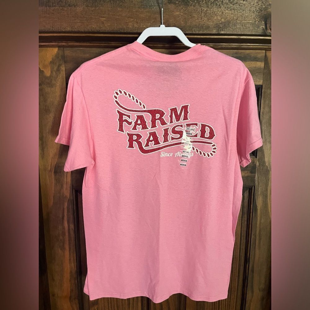 FARM RAISED T SHIRT WOMEN SIZE MEDIUM NEW WITH TAGS​